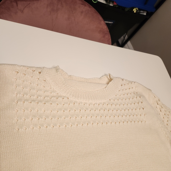✨ Classic Cream Knit Sweater – Soft Textured Short Sleeve | Spring - Picture 5 of 9